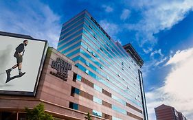 Beijing New World Centre Tongpai Hotel